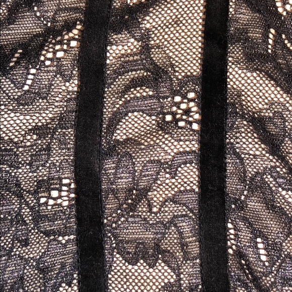 Guess Ruffle Tank - Picture 3 of 12